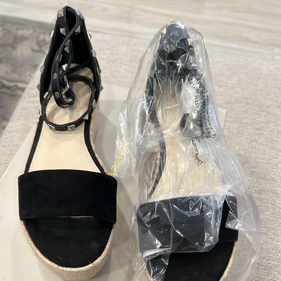 New in Box | 6.5 Marc Fisher Platform Sandal - Picture 6 of 6